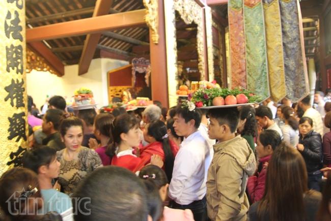Vàng mã vắng bóng ở chùa Hương ảnh 7